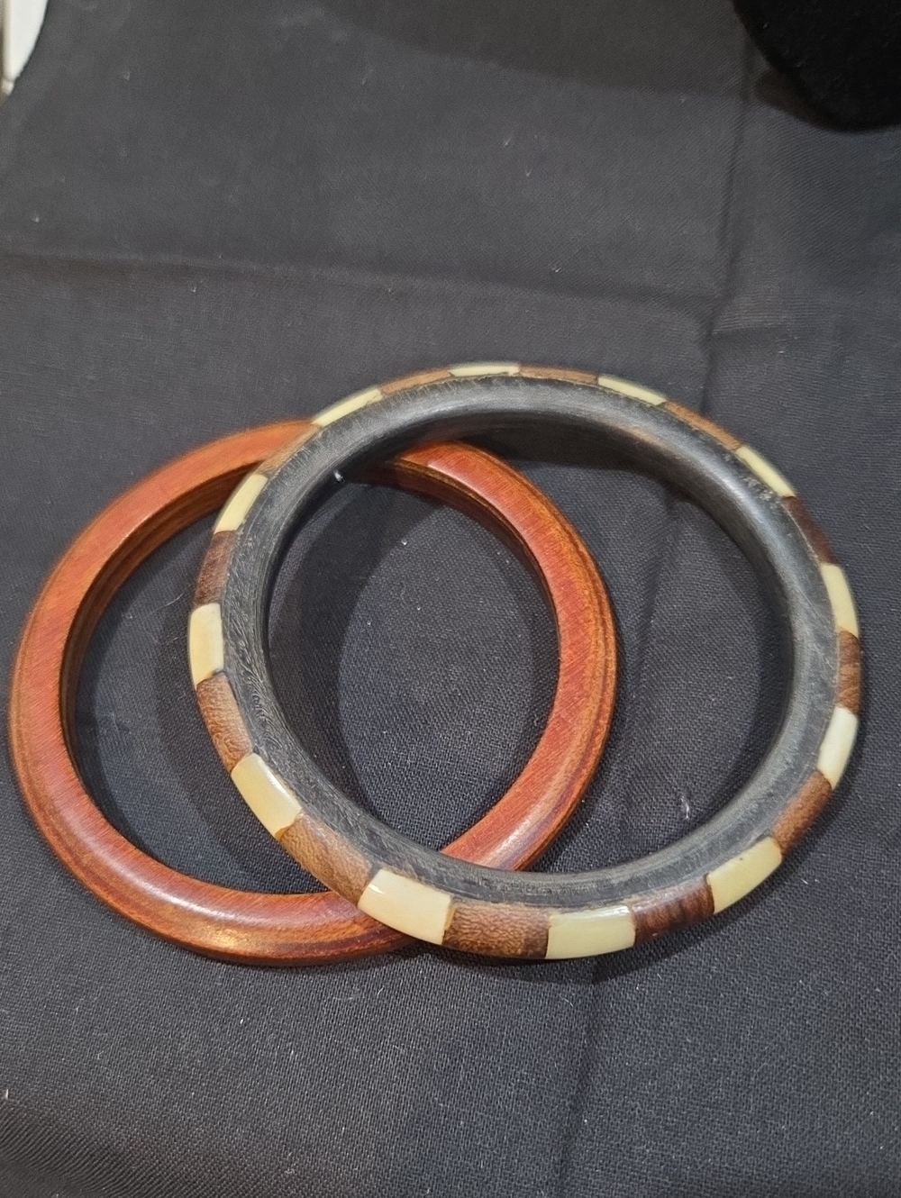 2 WOOD-LOOK BRACELETS